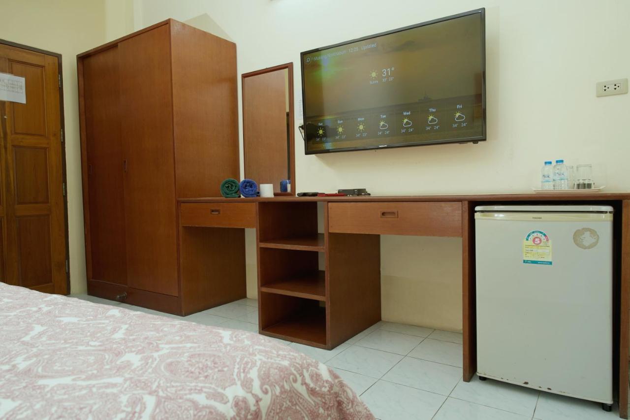 Deejai Hotel Si Racha Εξωτερικό φωτογραφία