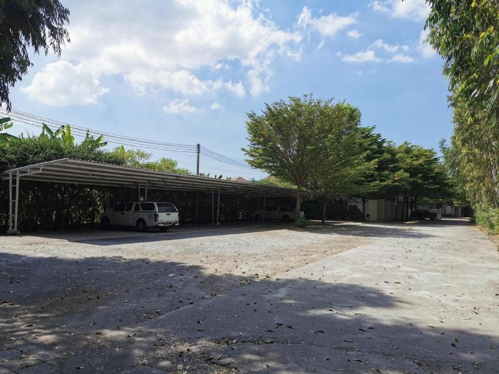 Deejai Hotel Si Racha Εξωτερικό φωτογραφία