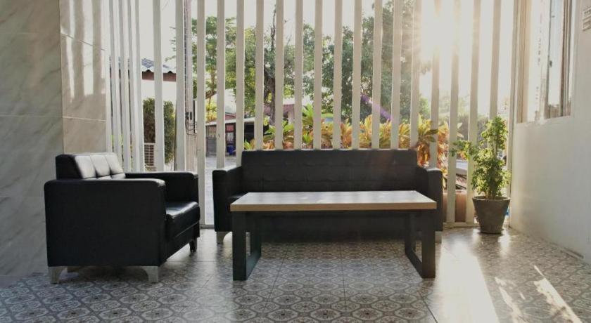 Deejai Hotel Si Racha Εξωτερικό φωτογραφία