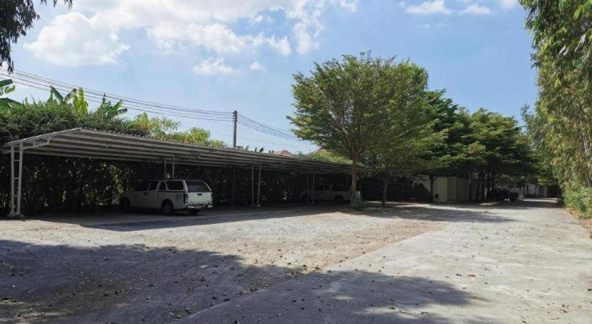 Deejai Hotel Si Racha Εξωτερικό φωτογραφία